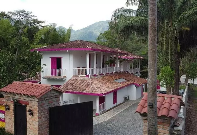 ベッドアンドブレックファースト Casa Etnika