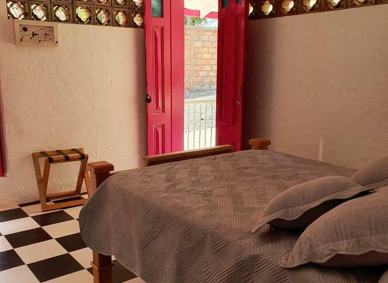 Bed and Breakfast Casa Etnika