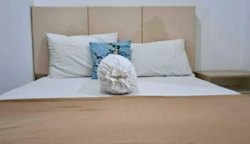 ホテル Guest House Pinarak 2 Syariah Near Gor Satria Purwokerto Mitra Reddoorz