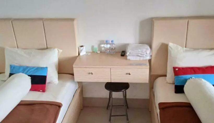 ホテル Guest House Pinarak 2 Syariah Near Gor Satria Purwokerto Mitra Reddoorz