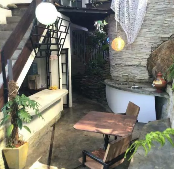 Thelakehostel