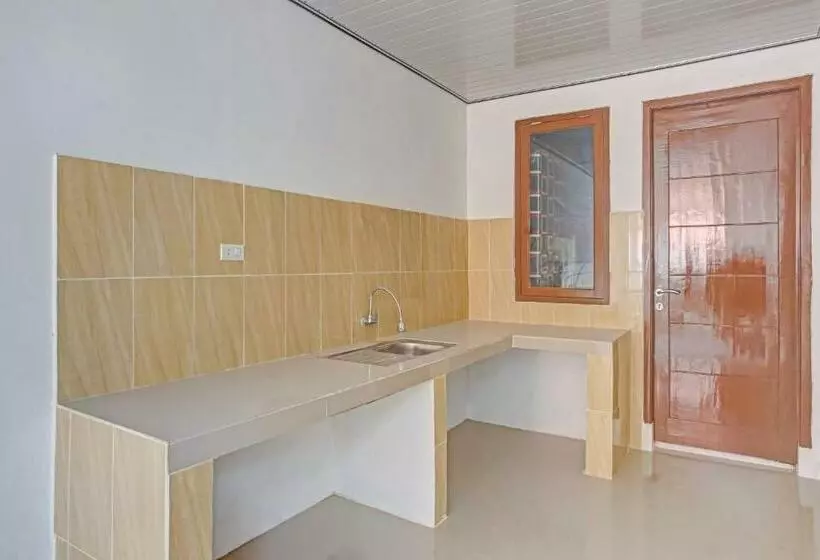 Hotelli Oyo 90772 Iterakost