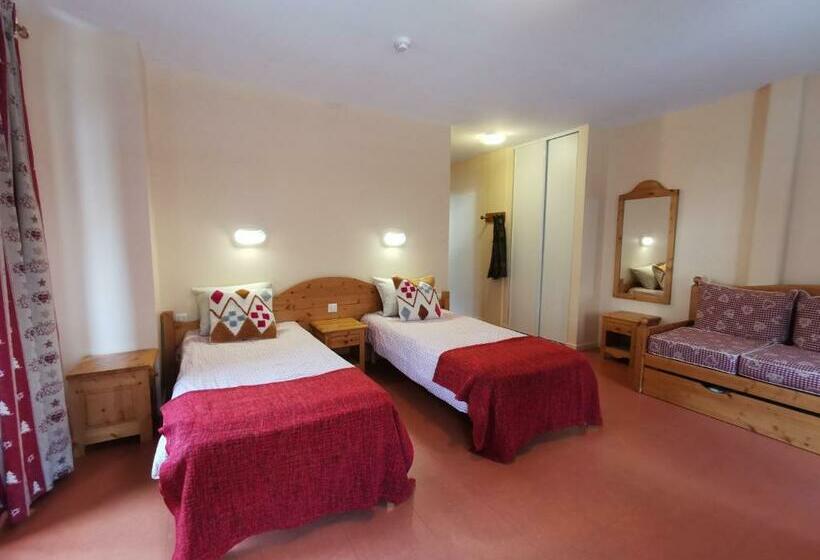 Отель Auberge Du Freney