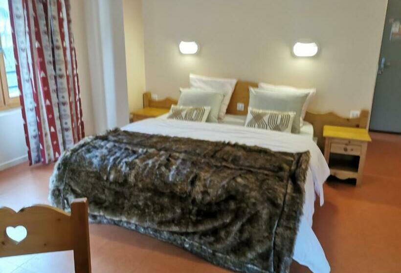 Отель Auberge Du Freney