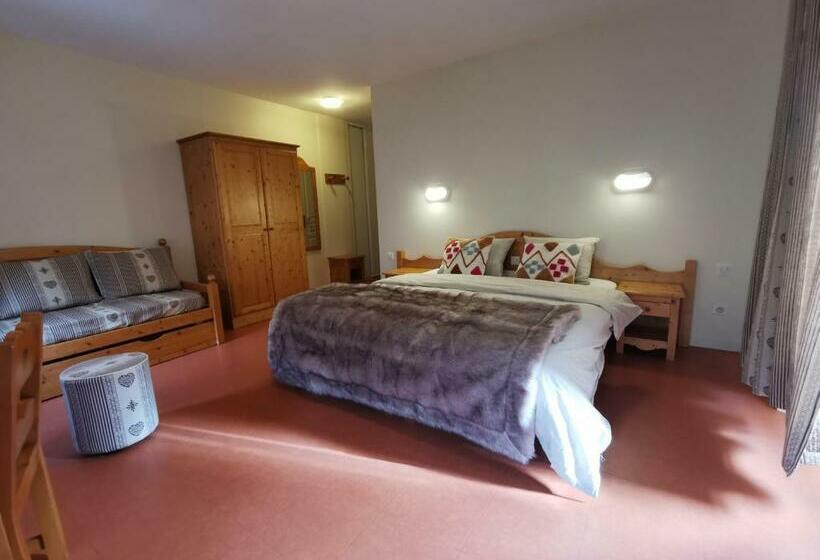 Отель Auberge Du Freney