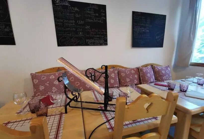 Hotelli Auberge Du Freney