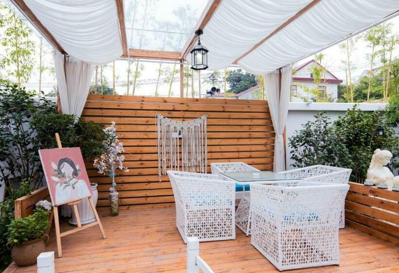 Отель Floral Lianyungang June Garden