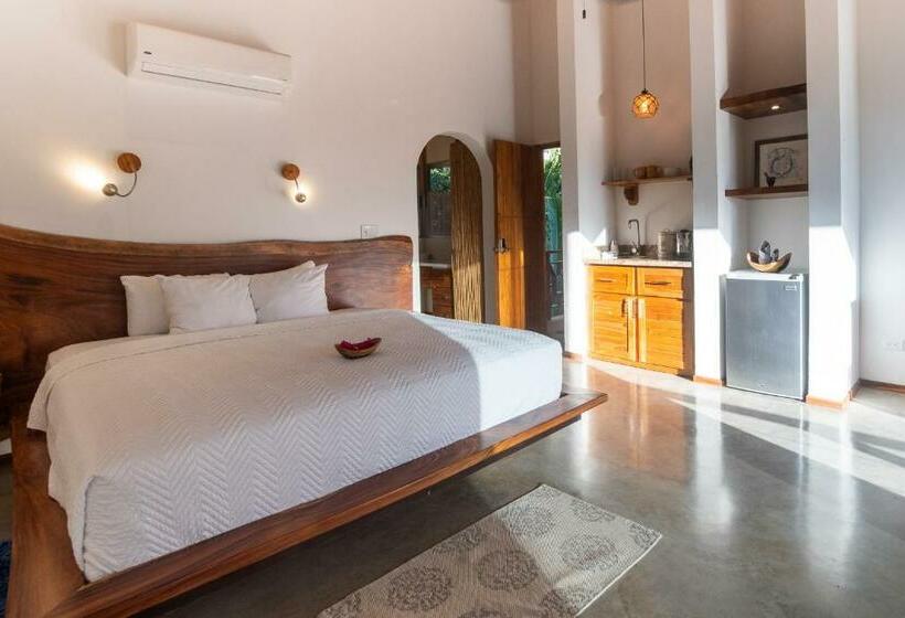 Iluminar Beachfront Suites