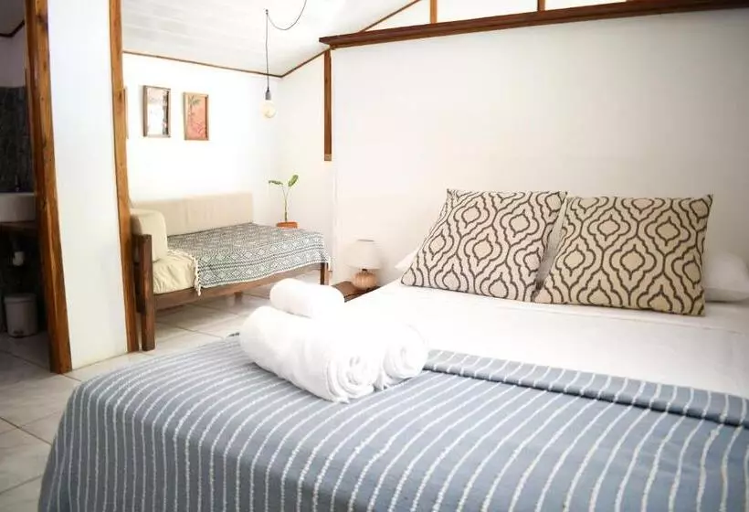 ペンション Cuatro Vientos Lodge & Apartments