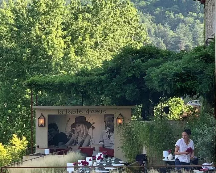 Hotelli Ecole Olargues   Chambres & Restaurant   Teritoria