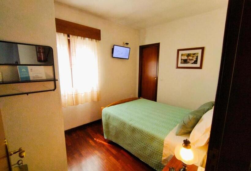 بنسيون Casa Hóspedes Polido