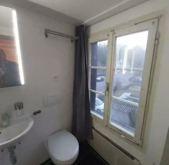 Rössli Self Check In 24 7 Free Parking