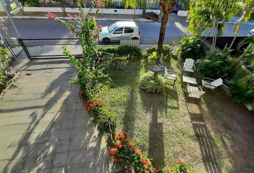 Regiane Beach Pousada Hostel