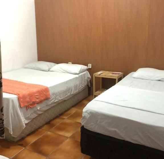 Regiane Beach Pousada Hostel