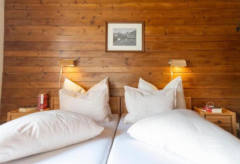 ユースホステル Familiehotel La Randulina