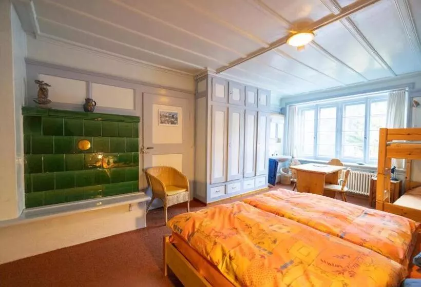 ユースホステル Familiehotel La Randulina