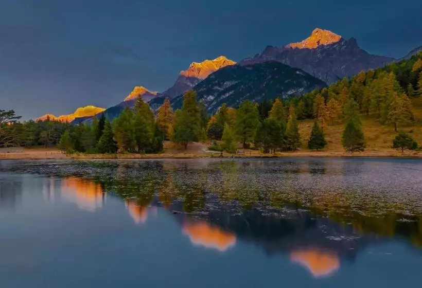 ユースホステル Familiehotel La Randulina