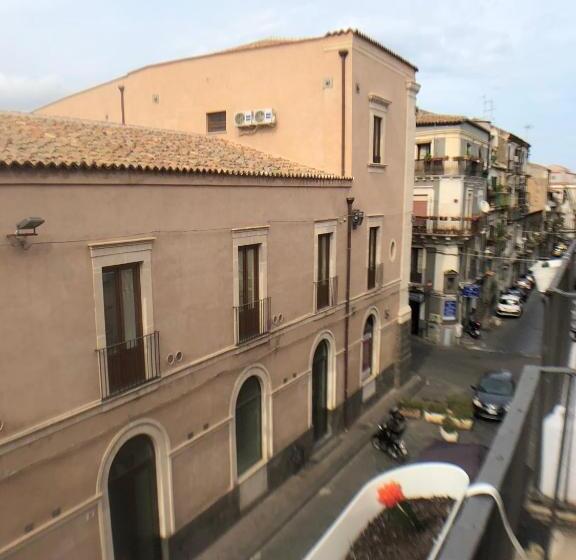 تختخواب و صبحانه Catania Sun & Sea