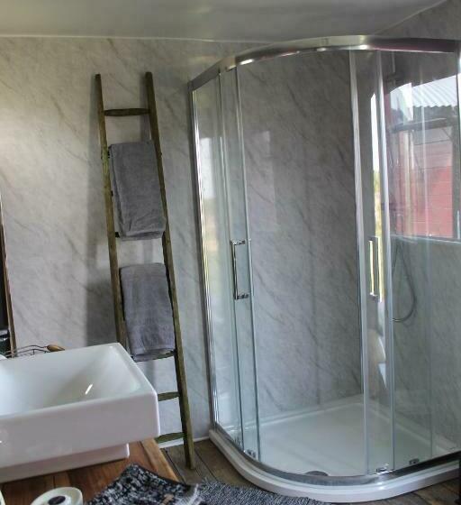 فندق Off The Rails