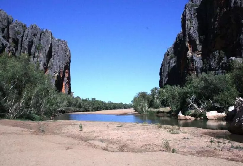 Cable Beachside Villas