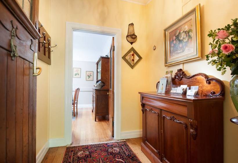 Отель Adeline Bed And Breakfast