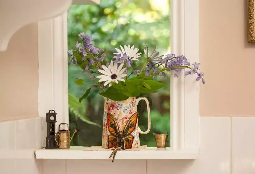 호텔 Adeline Bed And Breakfast