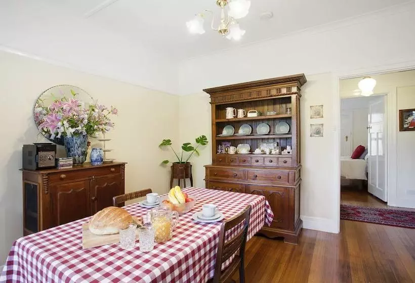 호텔 Adeline Bed And Breakfast