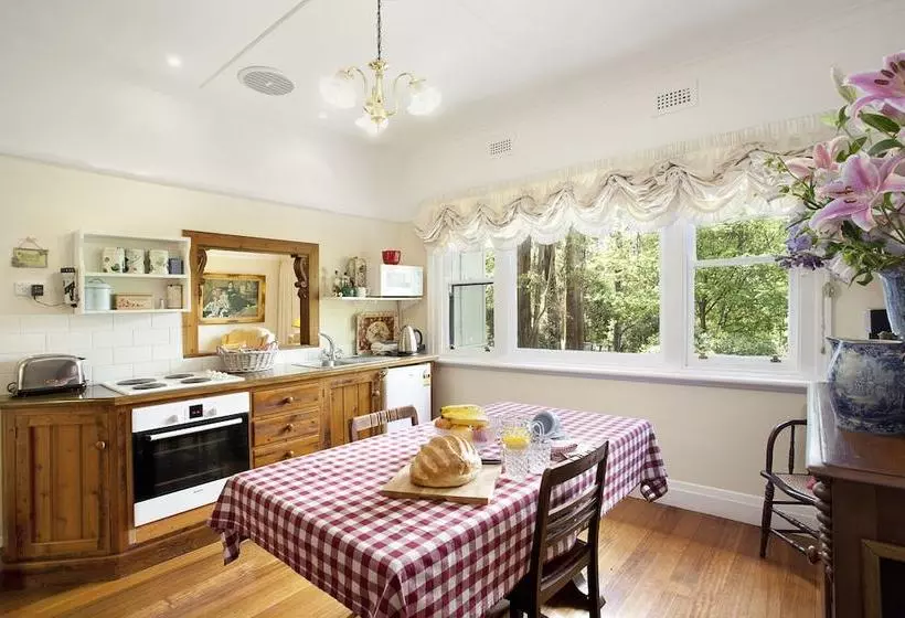 호텔 Adeline Bed And Breakfast