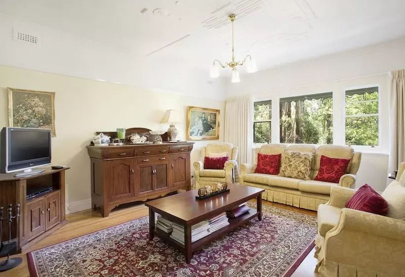 호텔 Adeline Bed And Breakfast