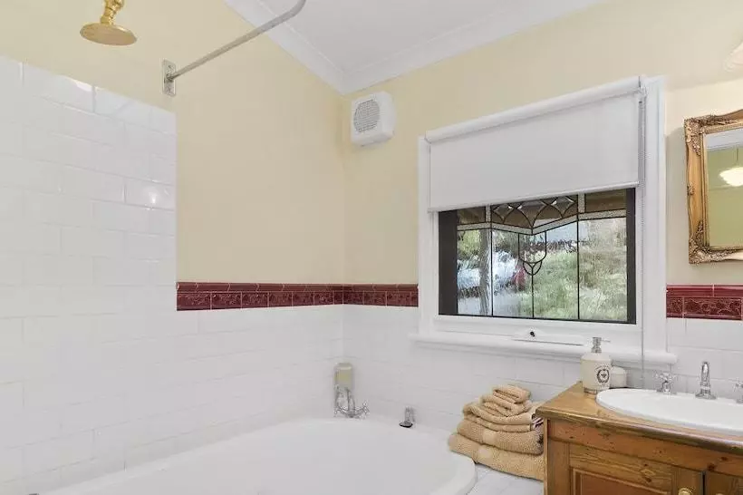 호텔 Adeline Bed And Breakfast