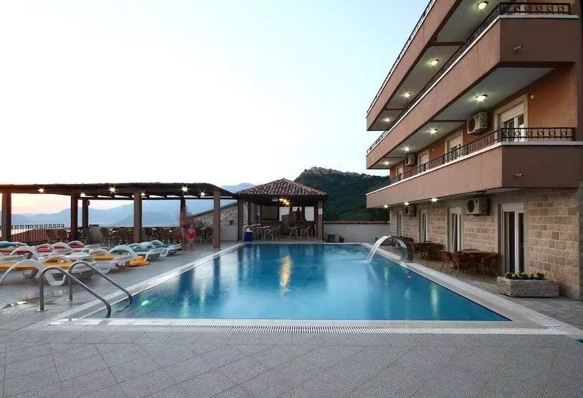 هتل Apartments Djurasevic