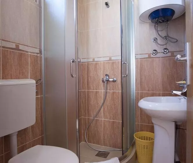 هتل Apartments Djurasevic