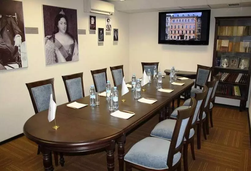 호텔 Cronwell Inn Stremyannaya