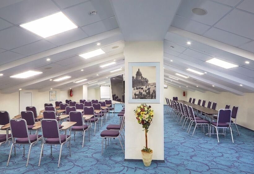 فندق Cronwell Inn Stremyannaya