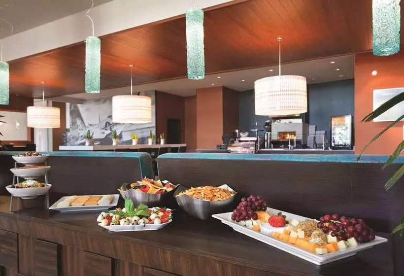 ホテル Embassy Suites By Hilton Knoxville West