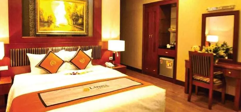 هتل Hanoi La Rosa