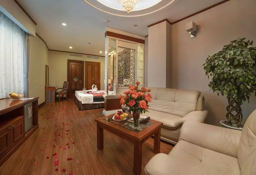 هتل Hanoi La Rosa