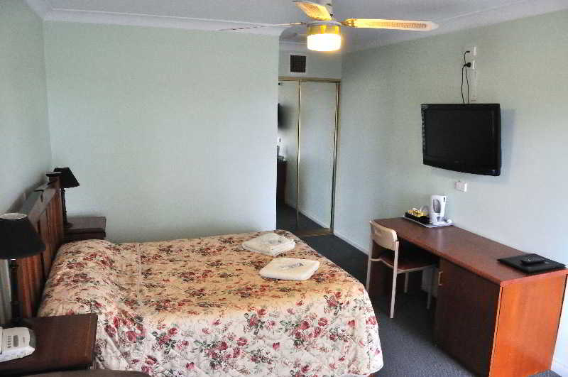 Отель Miranda Lodge