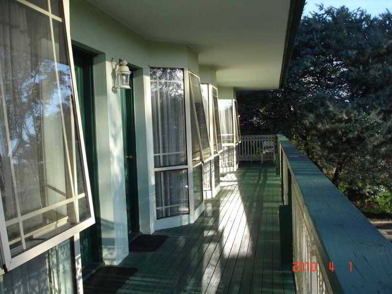 Отель Miranda Lodge