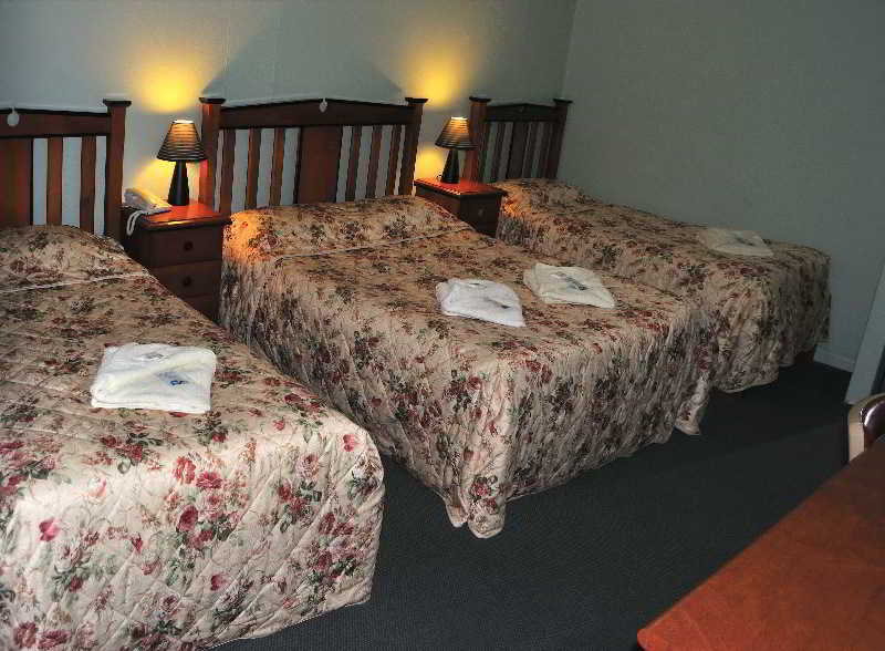 Отель Miranda Lodge