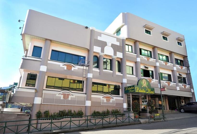 Отель Paladin