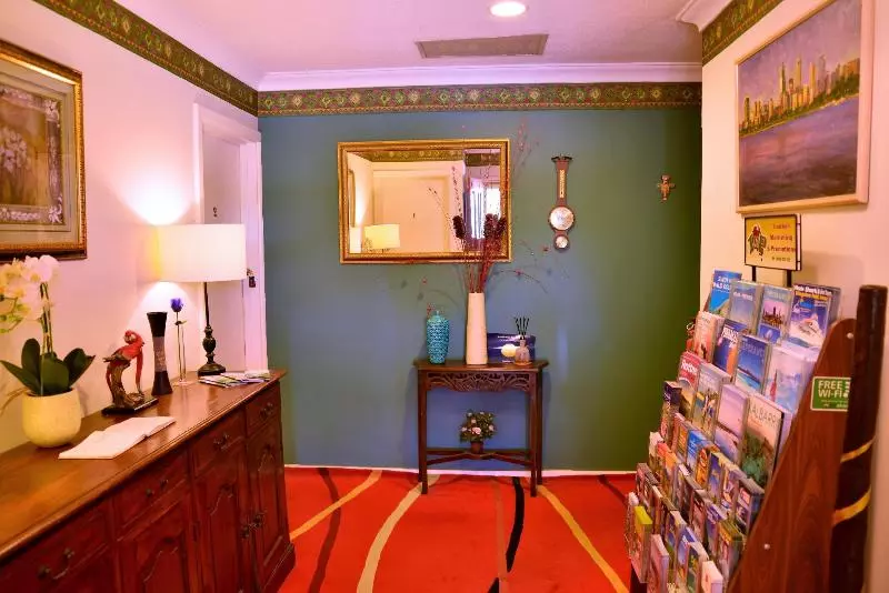 Hotel Palms Bed & Breakfast