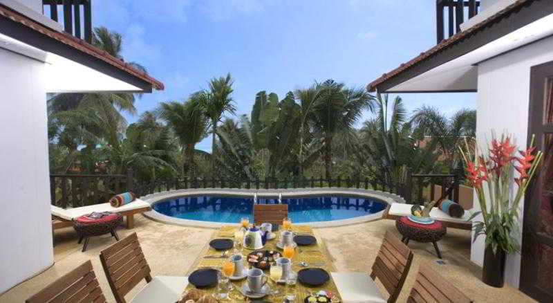 هتل Paradise Island Estate