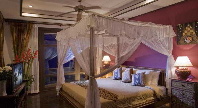 هتل Paradise Island Estate