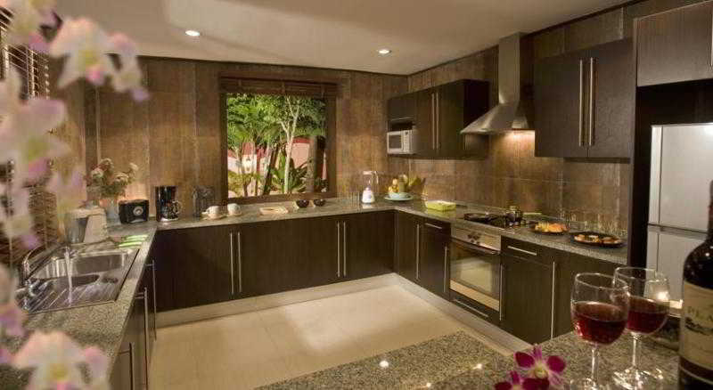 هتل Paradise Island Estate