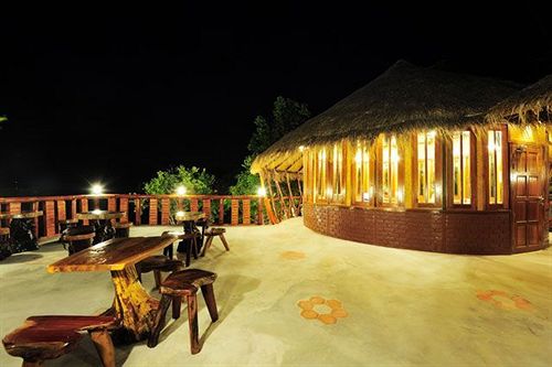 فندق Phuphaya Seaview Resort  Adults Only
