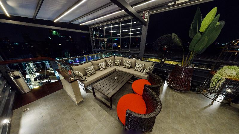 هتل Platinum Suites