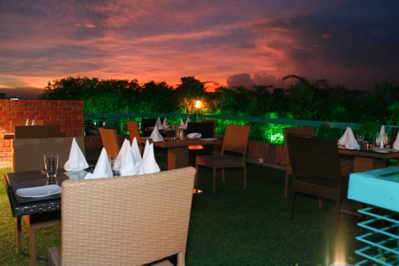 هتل Platinum Suites