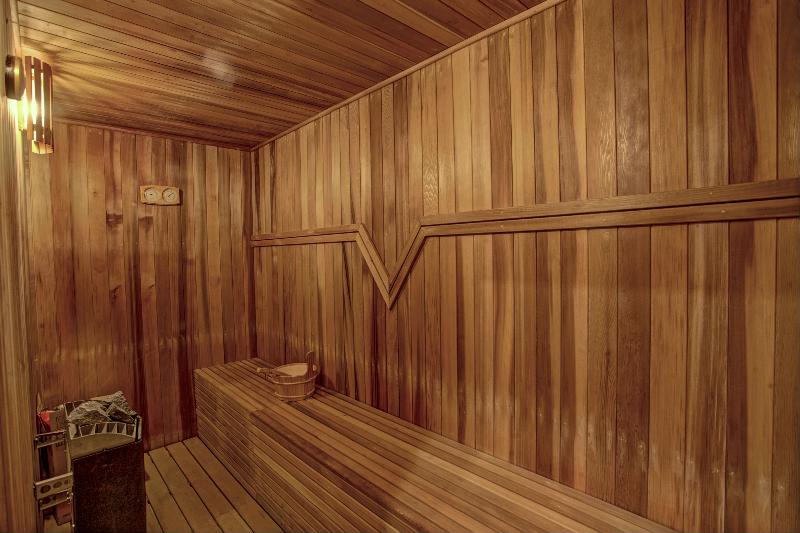 هتل Platinum Suites