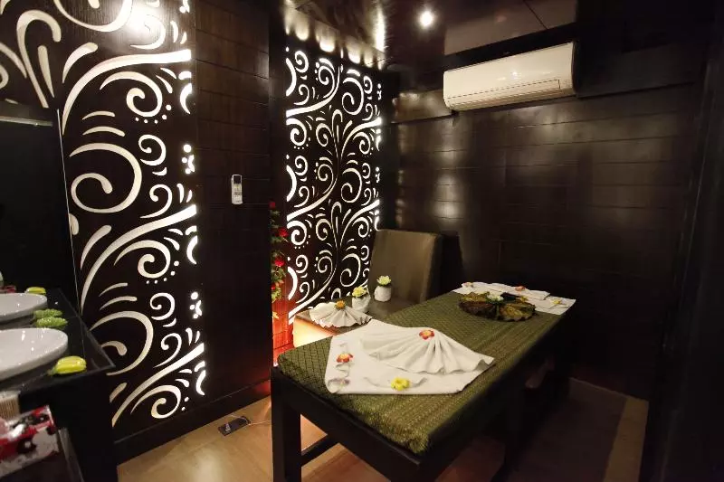 هتل Platinum Suites